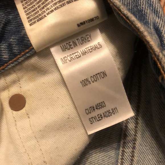 1. AGOLDE Parker Vintage Cutoff Shorts in Swapmeet - Picture 13 of 16